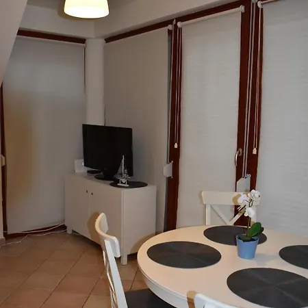 Sari Apartman דירה *